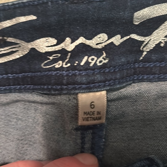 Seven Jean shorts - Picture 2 of 3